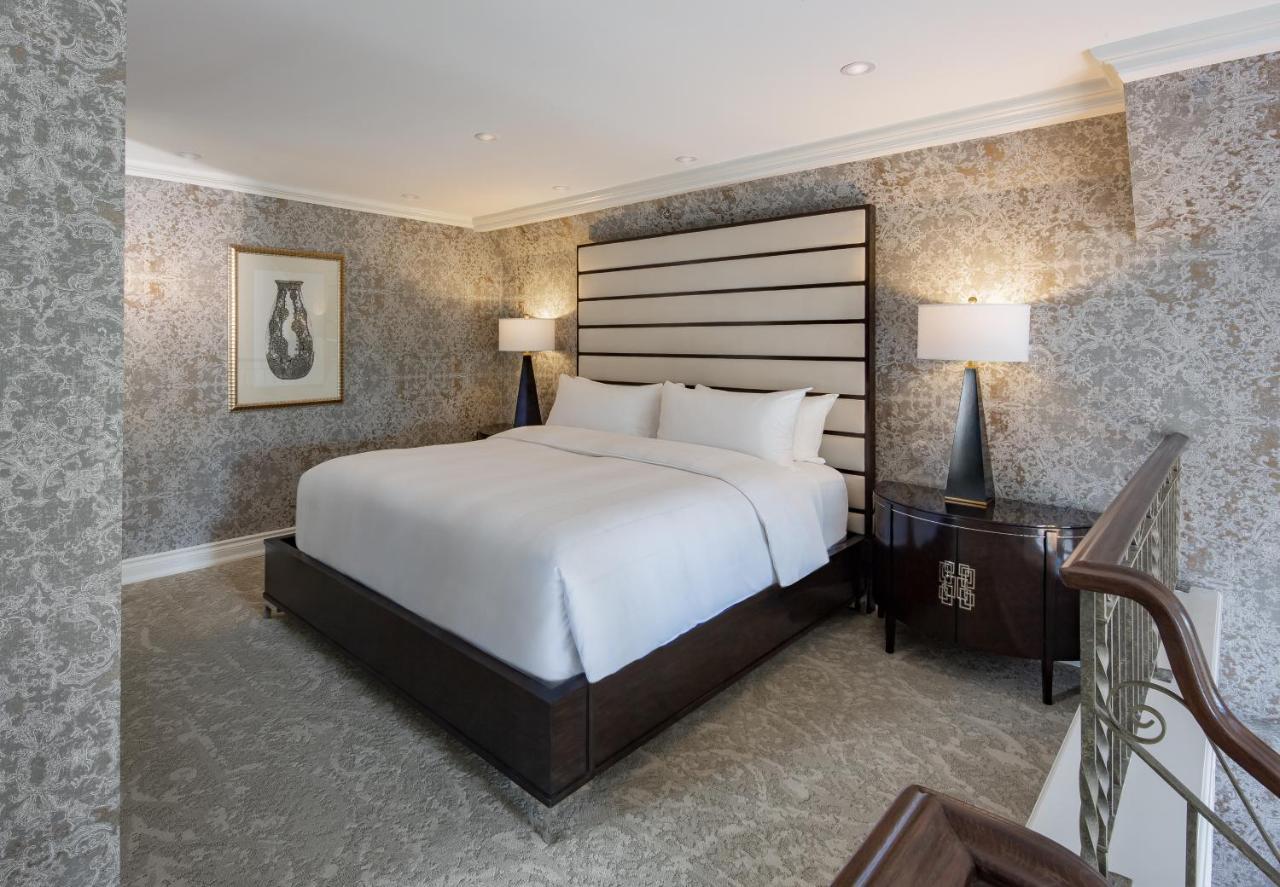 Chateau Vaudreuil Dış mekan fotoğraf A bedroom at the Four Seasons Hotel