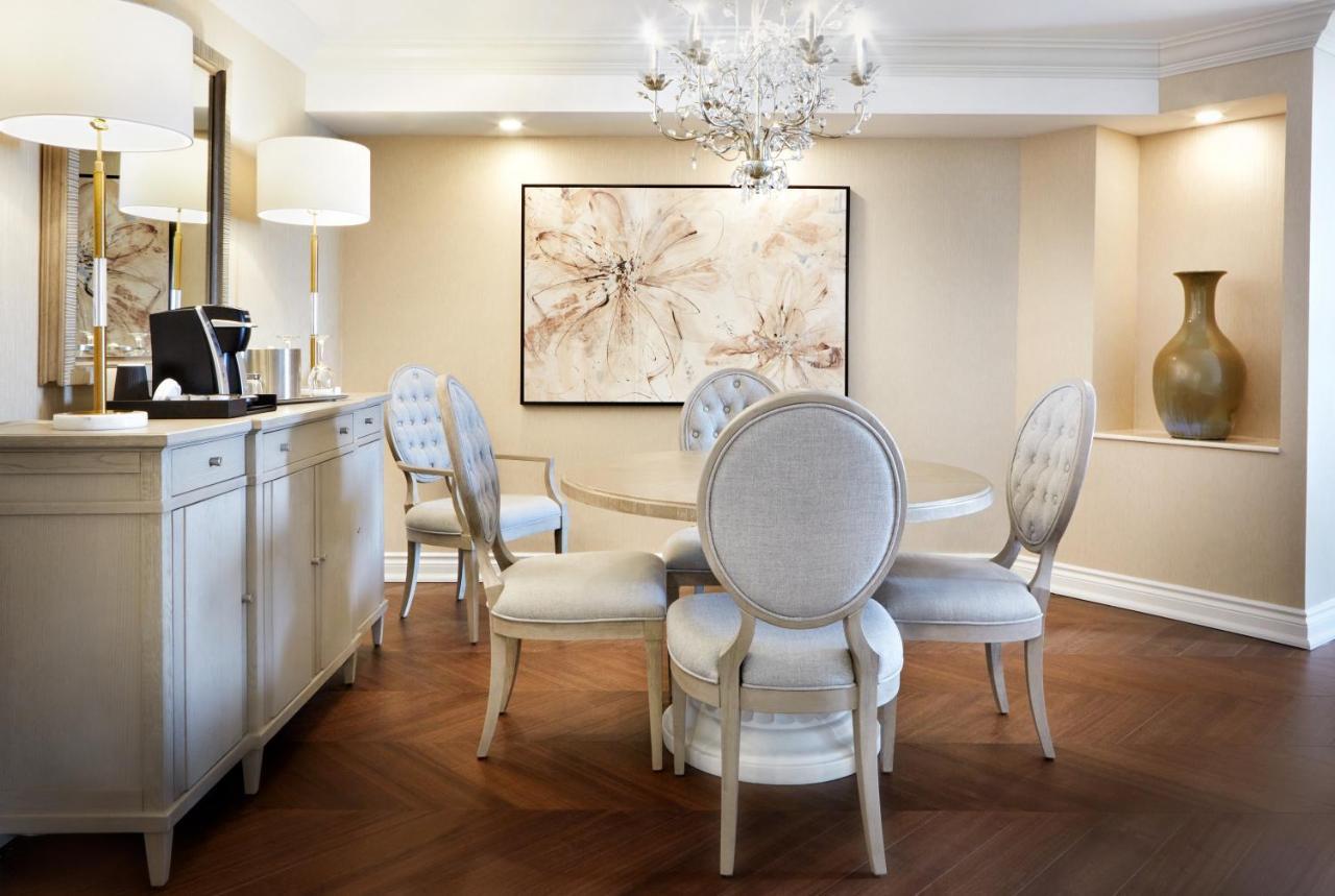 Chateau Vaudreuil Dış mekan fotoğraf A dining room at The Ritz-Carlton, Boston